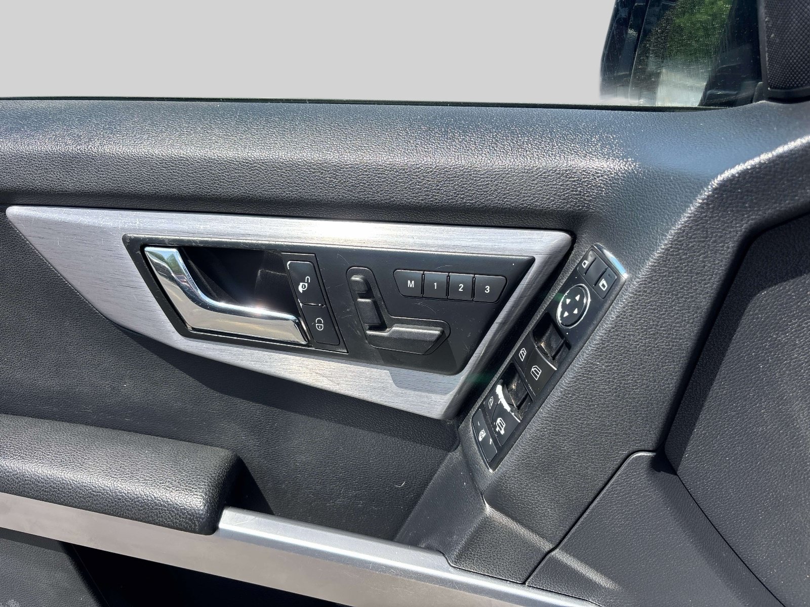 Used 2010 Mercedes-Benz GLK 350 4MATIC image 16
