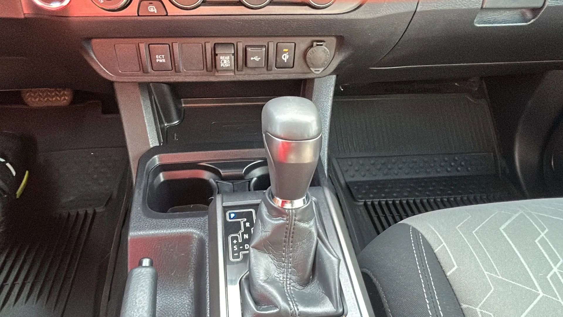 Used 2023 Toyota Tacoma TRD Off-Road image 23