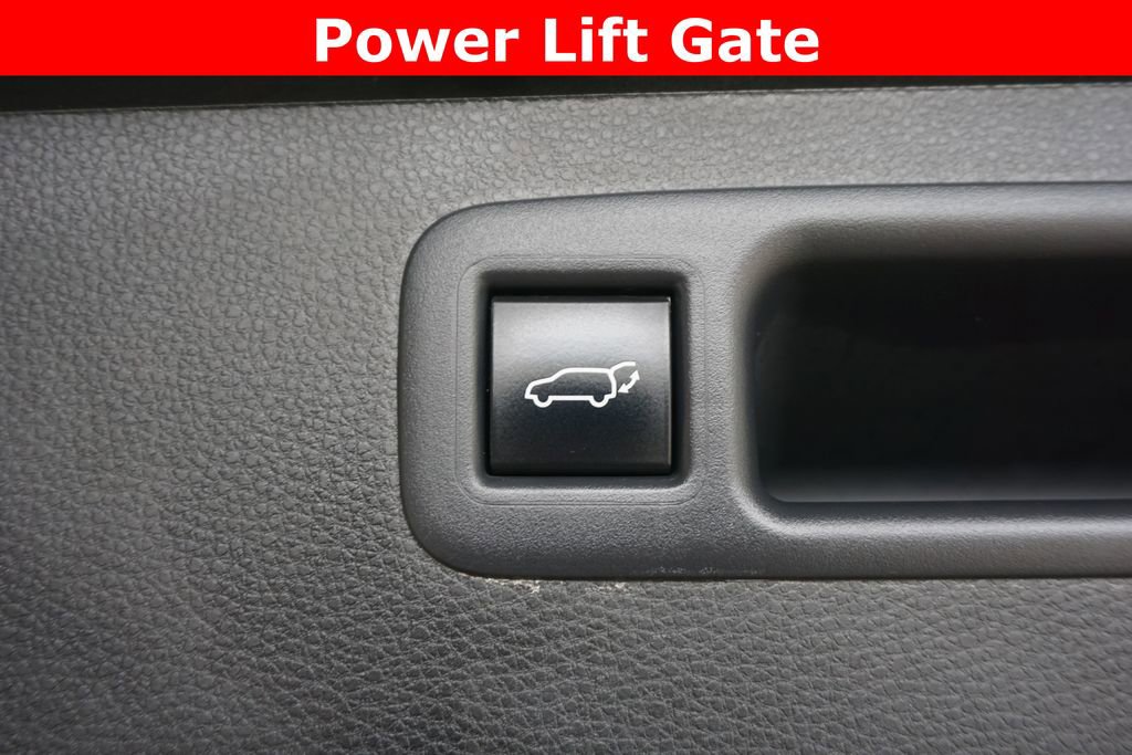 Used 2023 Toyota Highlander XLE AWD/4WD image 19