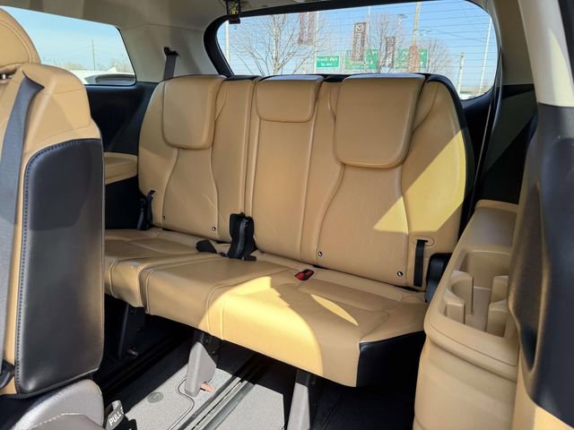 Used 2024 Kia Carnival LX FWD image 12