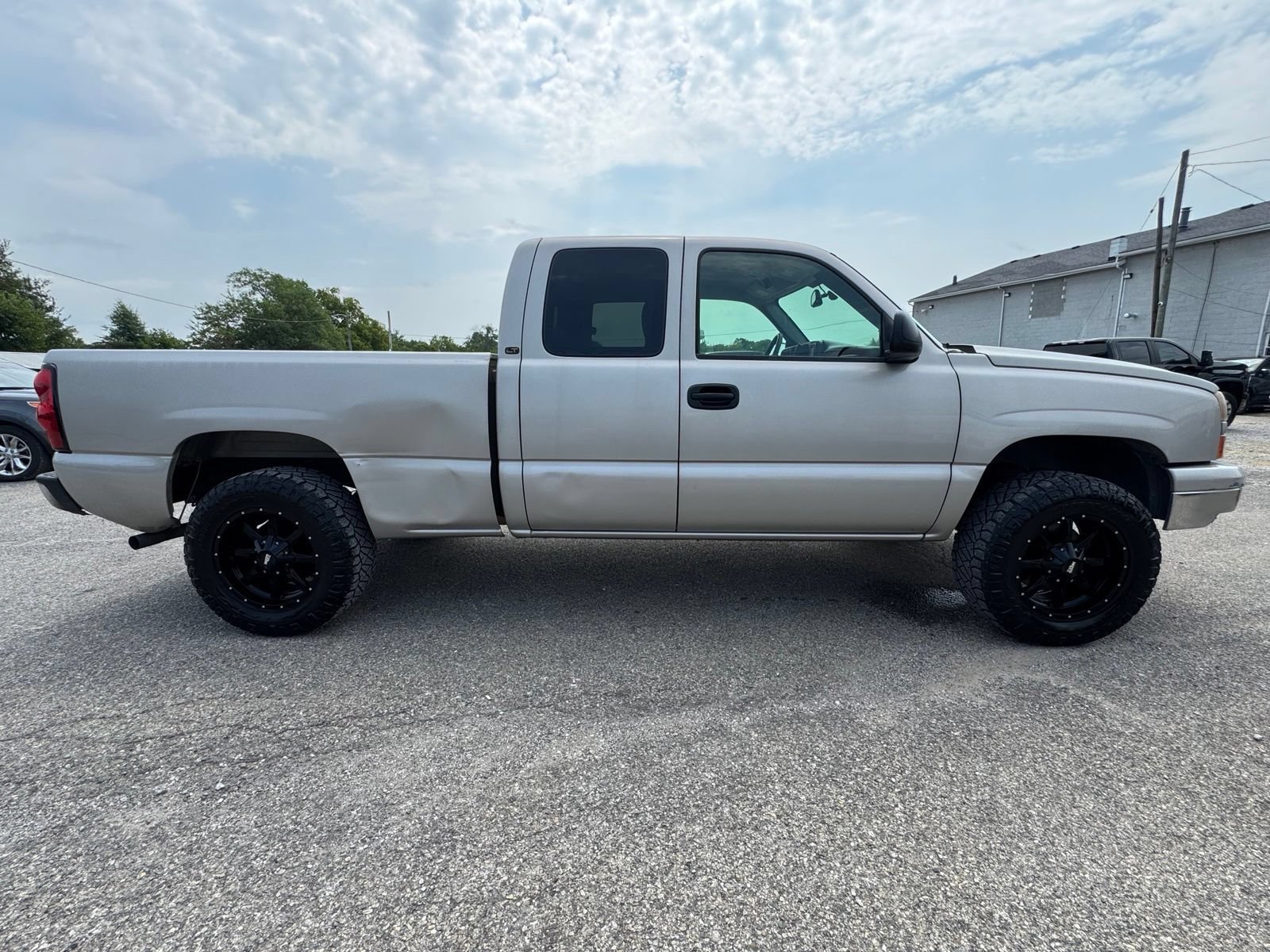 Used 2006 Chevrolet Silverado 1500 LT w/ Onstar Plus Package RWD image 5
