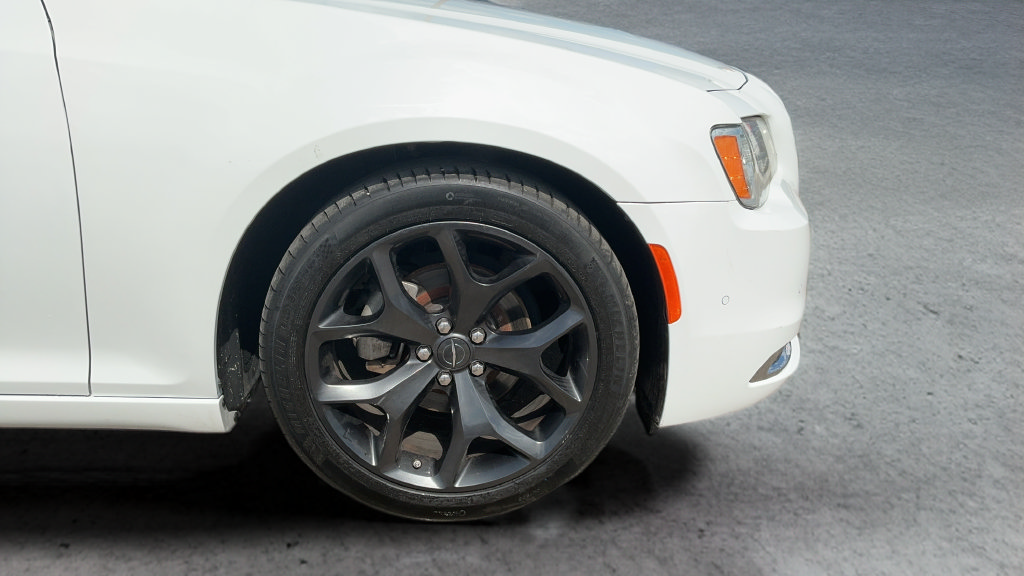 Certified 2022 Chrysler 300 S RWD image 23