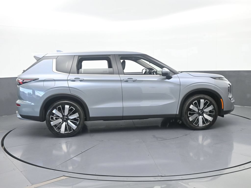 New 2026 Mitsubishi Outlander SE FWD image 7