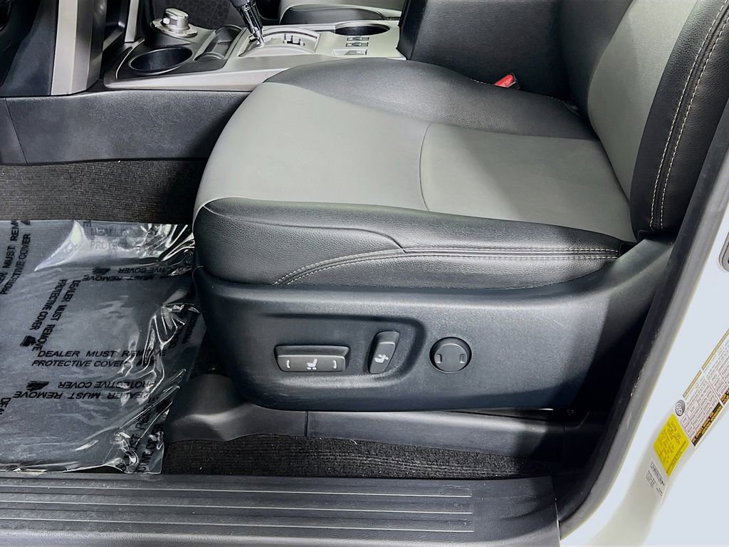 Used 2020 Toyota 4Runner SR5 Premium w/ Moonroof Package AWD/4WD image 19