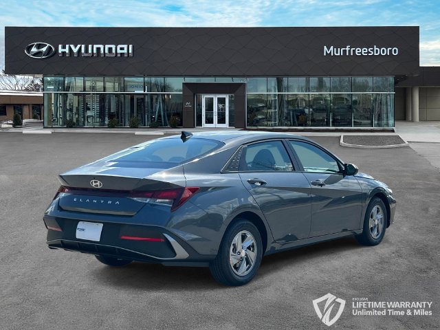 New 2026 Hyundai Elantra SE FWD image 5