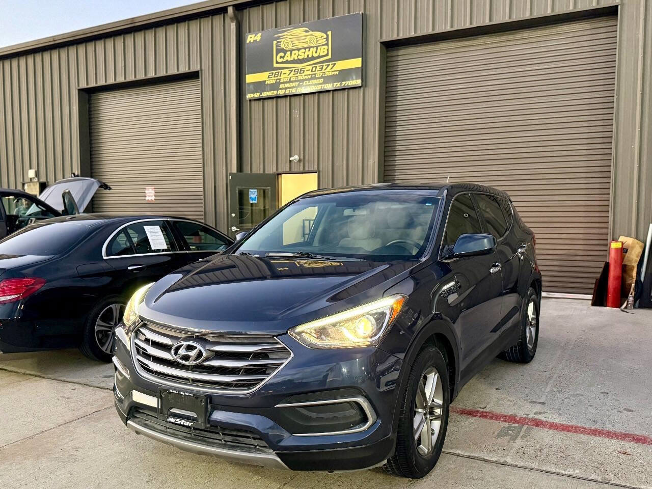 Used 2018 Hyundai Santa Fe Sport image 2