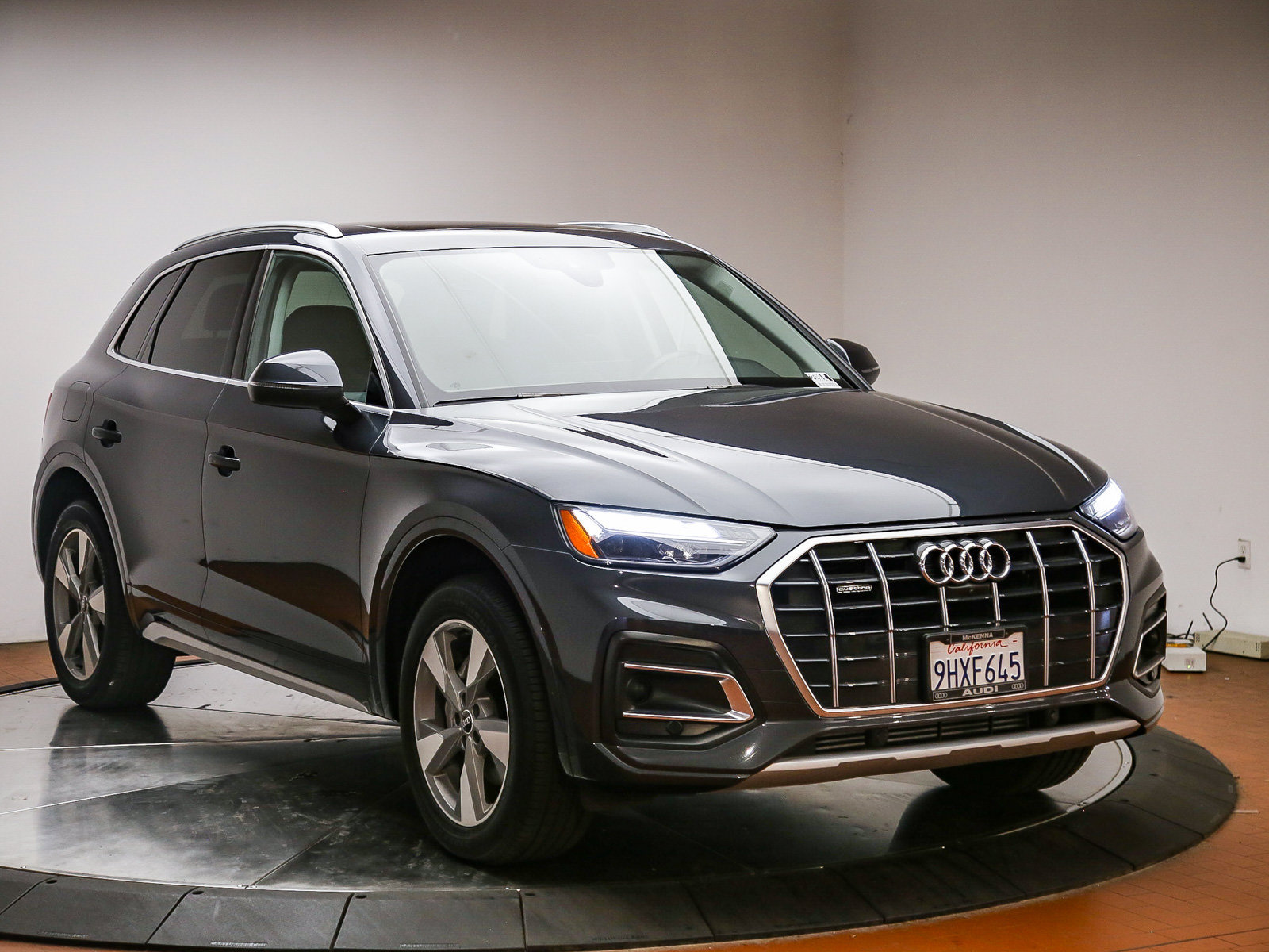 Certified 2023 Audi Q5 Premium Plus w/ Premium Plus Package AWD/4WD image 3