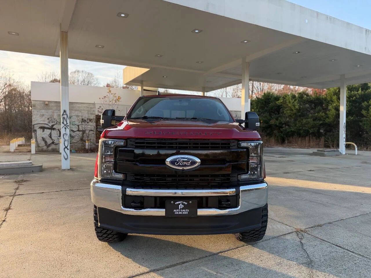 Used 2019 Ford F250 Lariat image 2