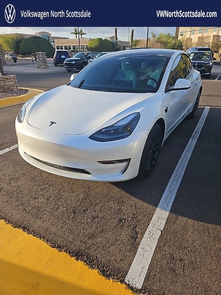 Used 2023 Tesla Model 3 Standard Range image 1