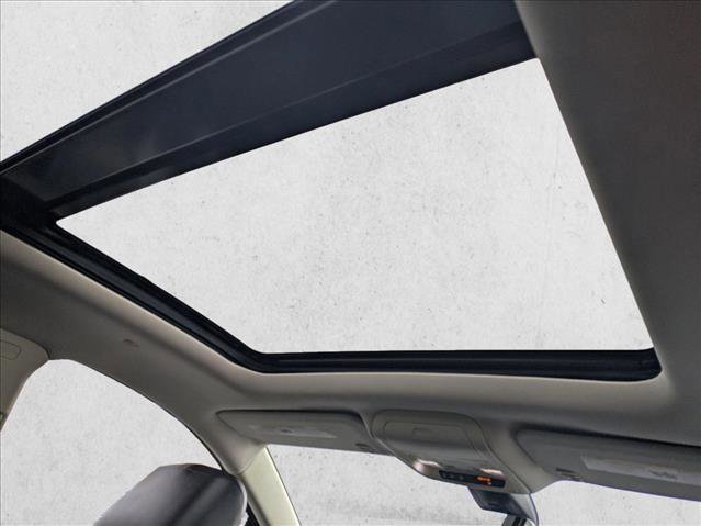 Used 2018 Cadillac XT5 Luxury w/ Driver Awareness Package image 19