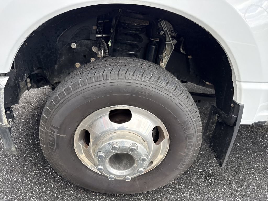 Used 2025 Ford F350 King Ranch w/ Chrome Package image 6