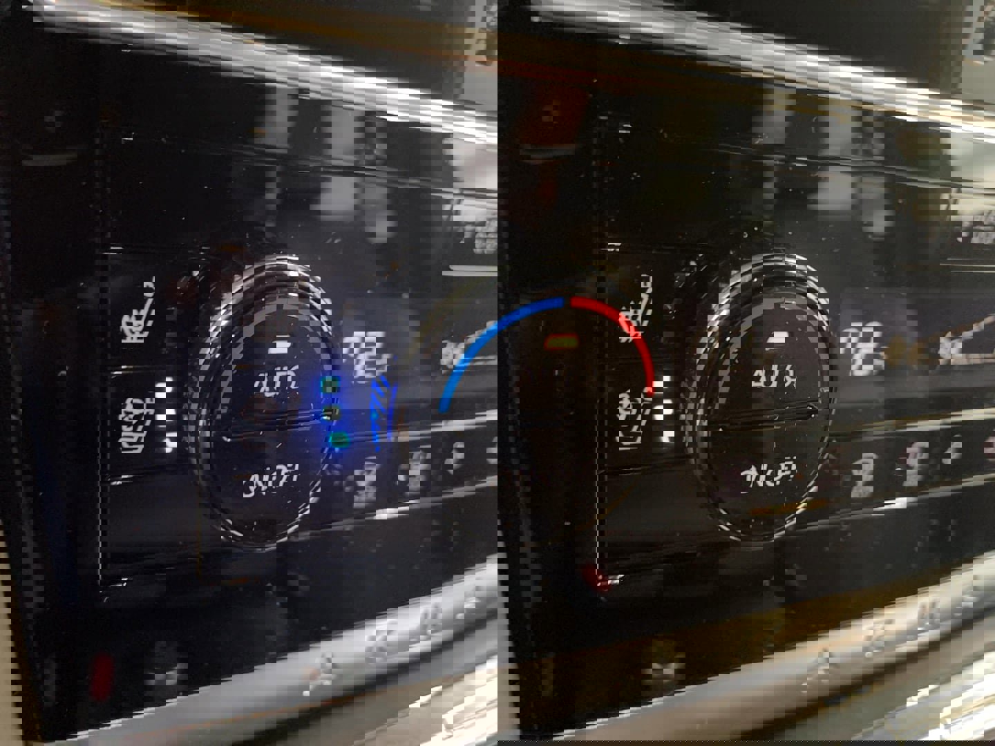 Used 2024 Nissan Armada Platinum w/ Captain's Chairs Package image 9