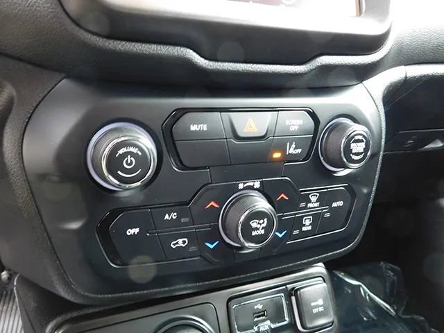 Used 2022 Jeep Renegade Latitude image 18