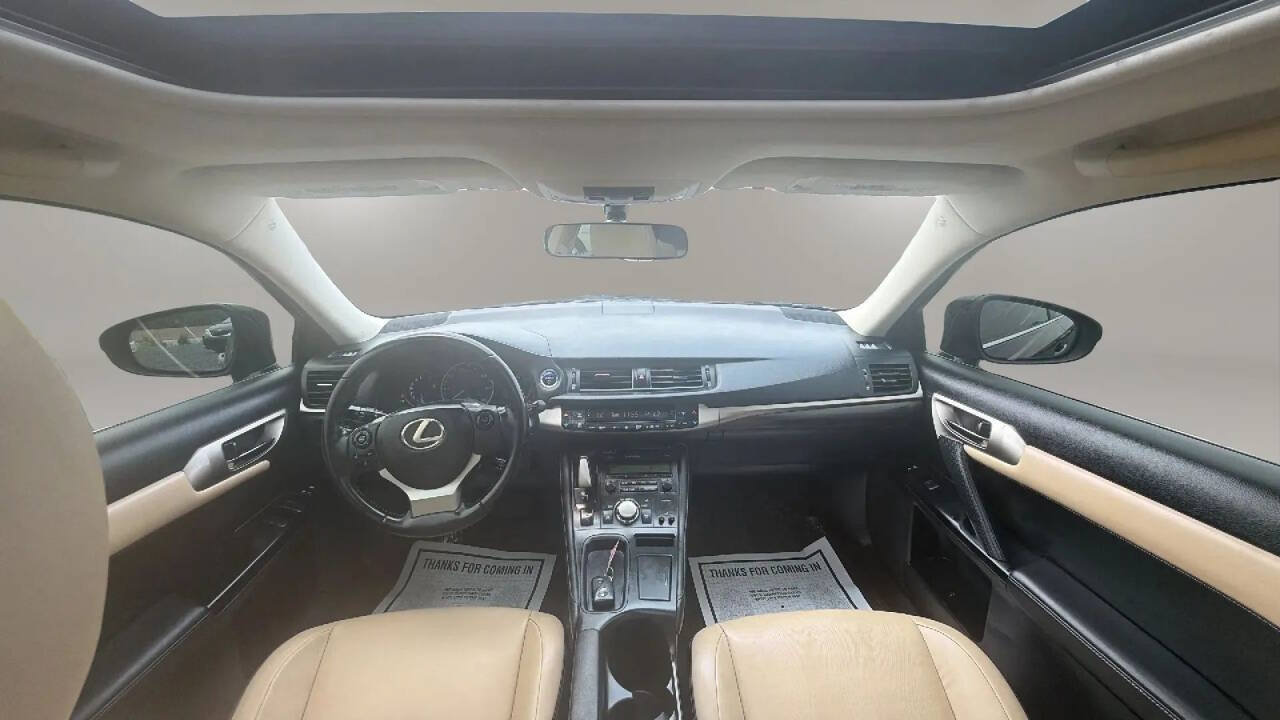Used 2014 Lexus CT 200h w/ Seat Comfort Package FWD image 9