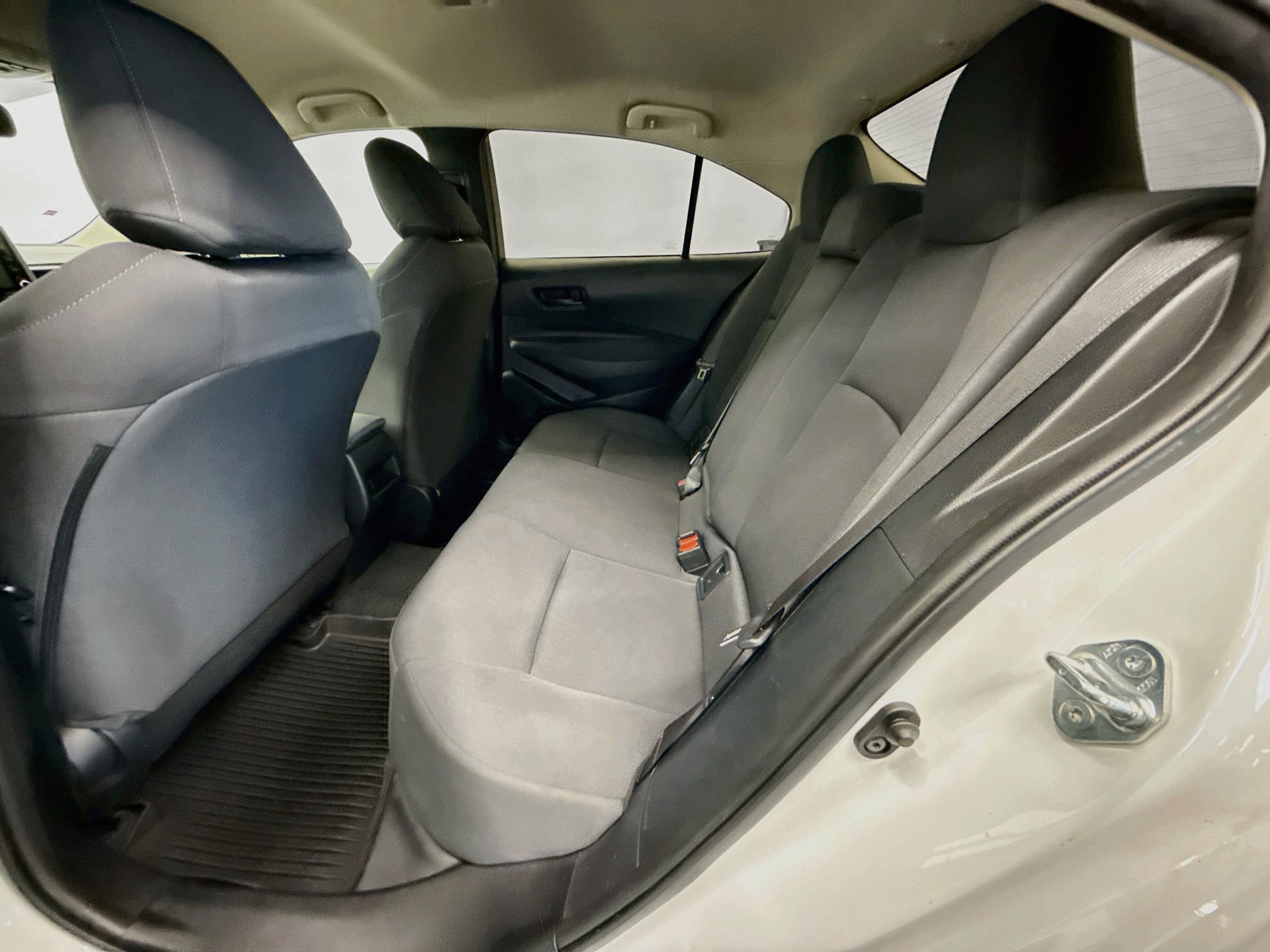 Used 2022 Toyota Corolla LE FWD image 25