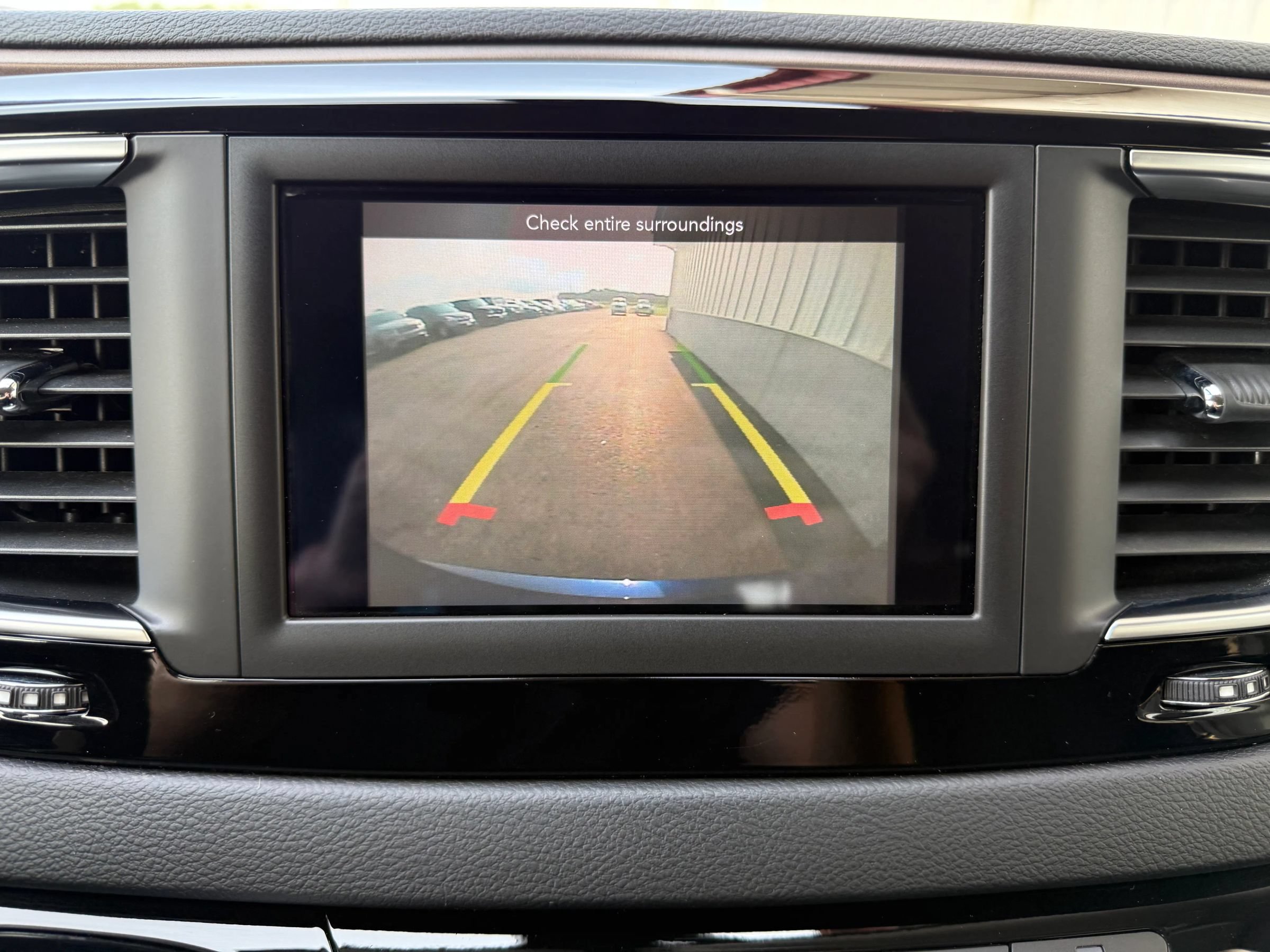 Used 2020 Chrysler Voyager L FWD image 26