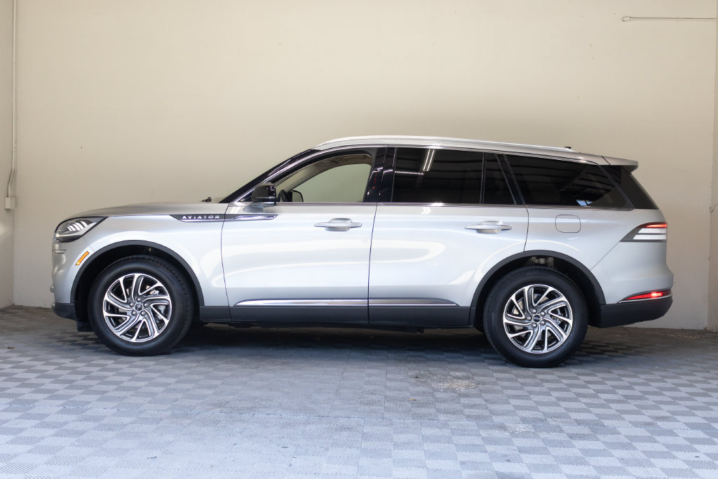 Used 2023 Lincoln Aviator AWD image 7