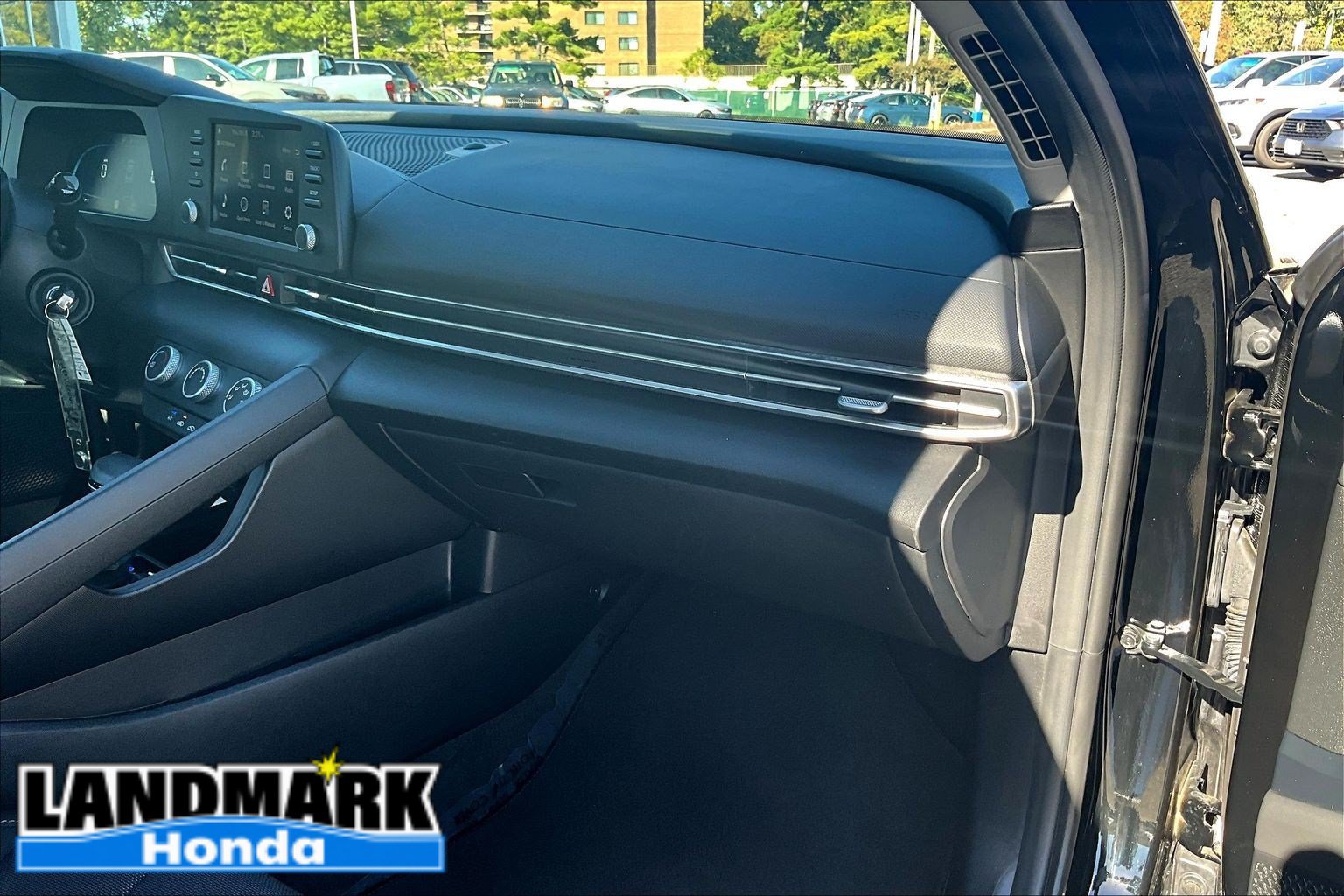 Used 2026 Hyundai Elantra SE FWD image 16