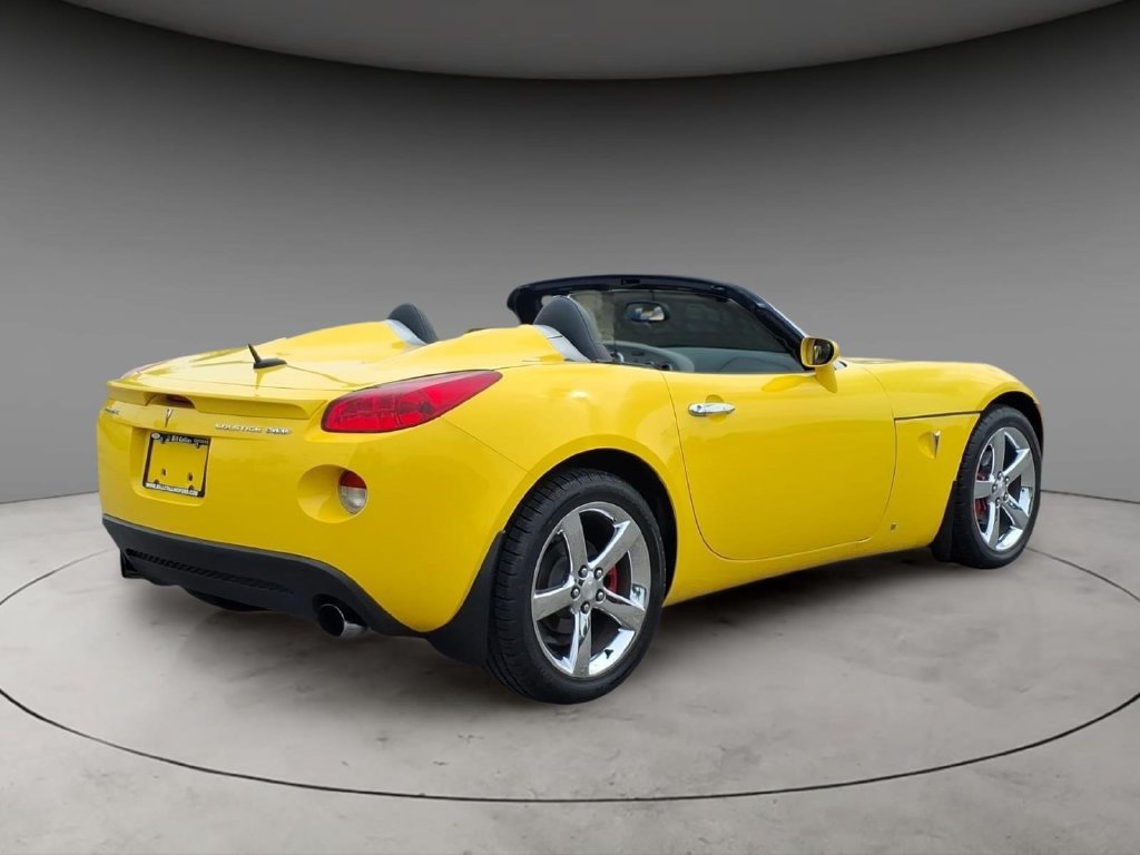 Used 2007 Pontiac Solstice GXP w/ Premium Package RWD image 7