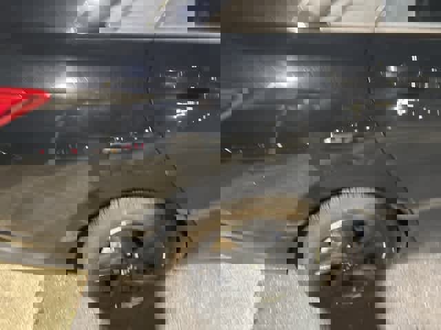 Used 2023 Hyundai Elantra SEL w/ Preferred Accessory Package image 14