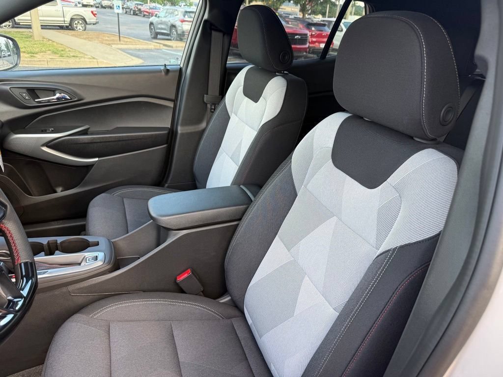 New 2026 Chevrolet Trax RS w/ Sunroof Package FWD image 10