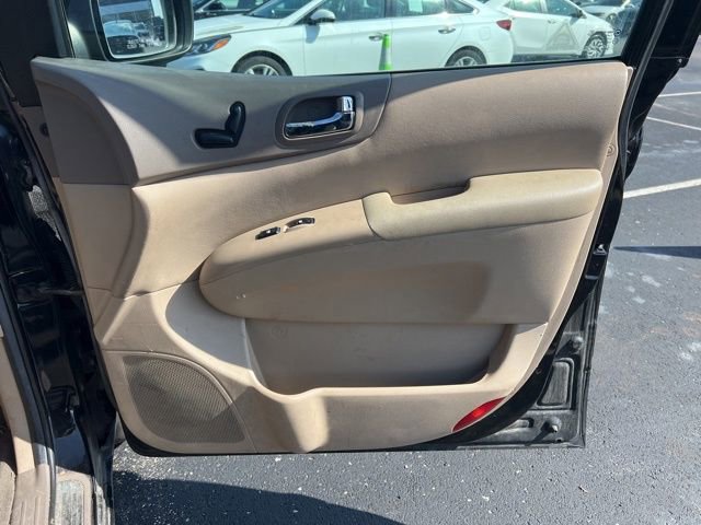 Used 2012 Kia Sedona EX w/ Luxury Pkg image 32