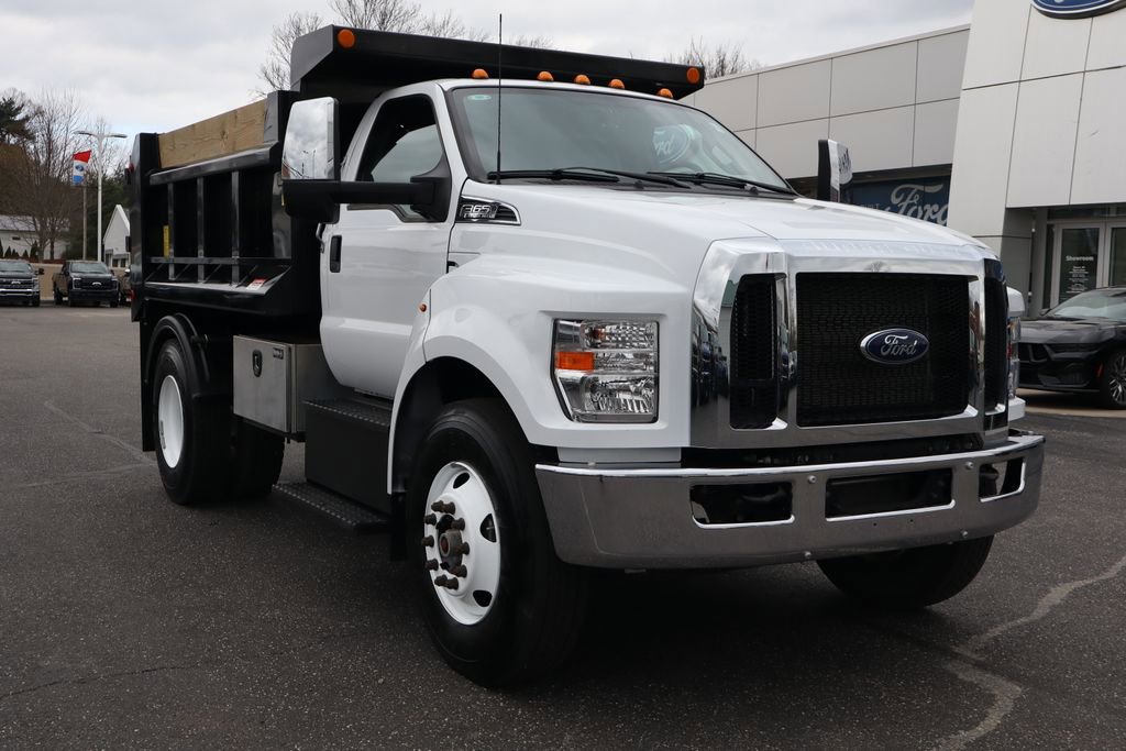 Used 2025 Ford F650 2WD Regular Cab Super Duty image 2