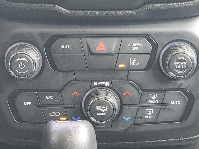 Certified 2023 Jeep Renegade Latitude AWD/4WD image 29