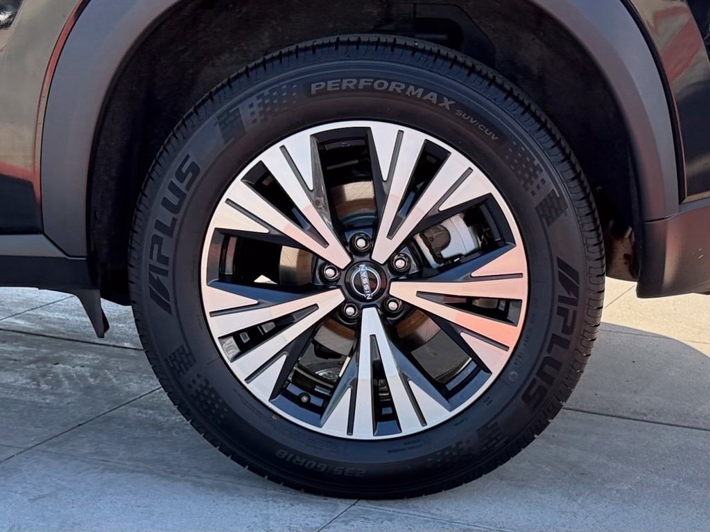 Certified 2023 Nissan Rogue SV FWD image 9