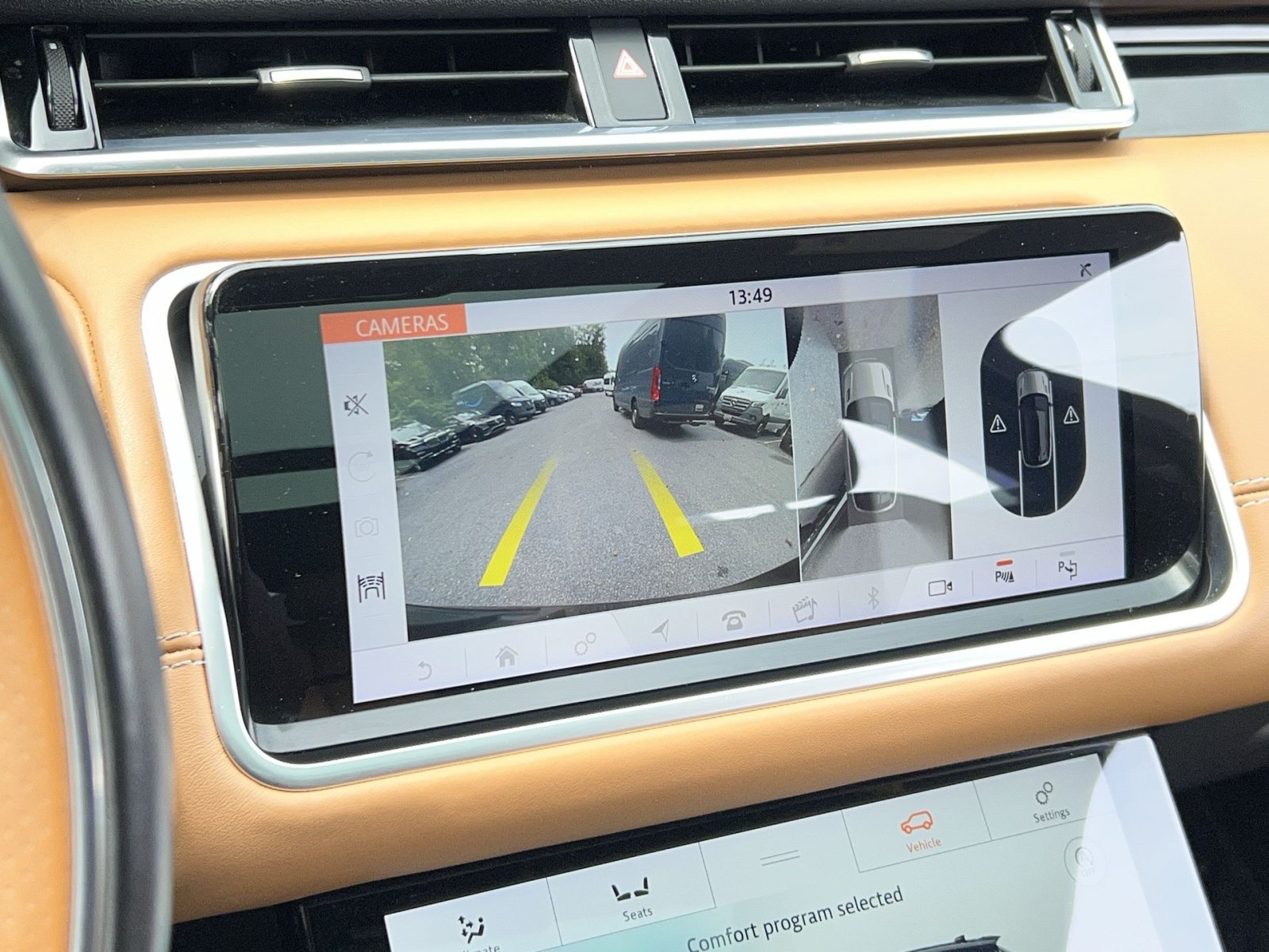 Used 2019 Land Rover Range Rover Velar R-Dynamic HSE AWD/4WD image 24