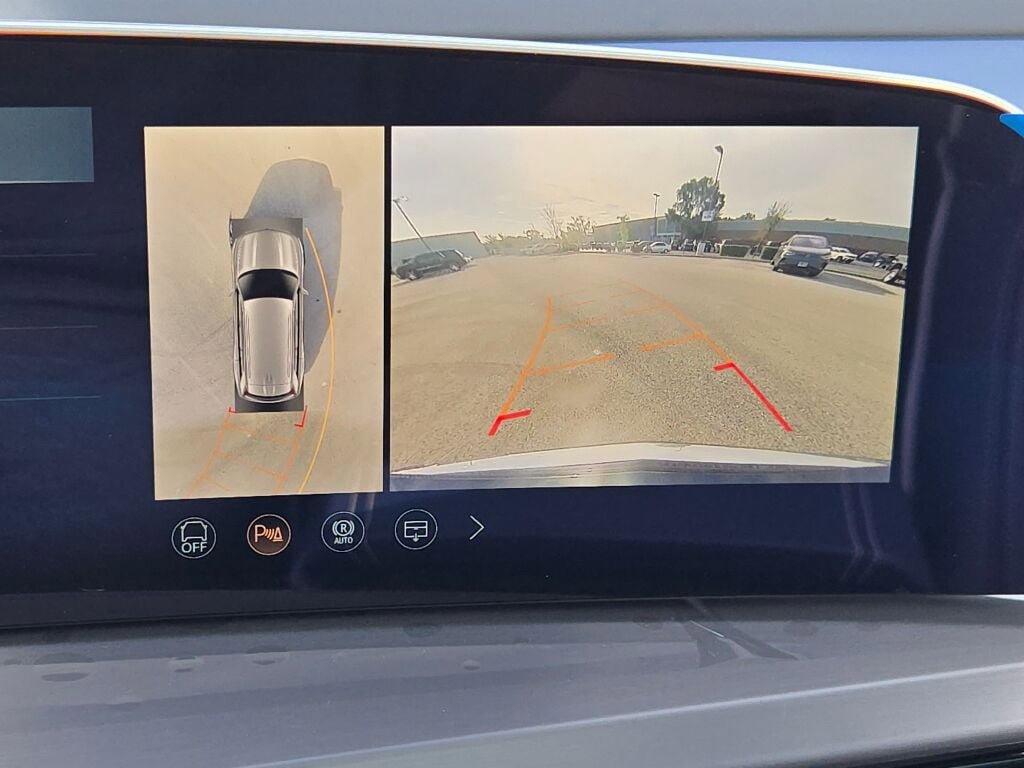 New 2026 Cadillac Vistiq Premium Luxury w/ LPO, Floor Liner Package image 29