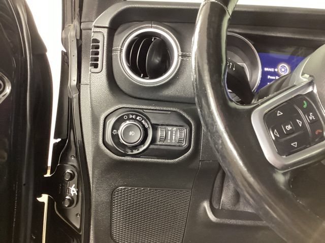 Used 2020 Jeep Wrangler Unlimited Sahara AWD/4WD image 13