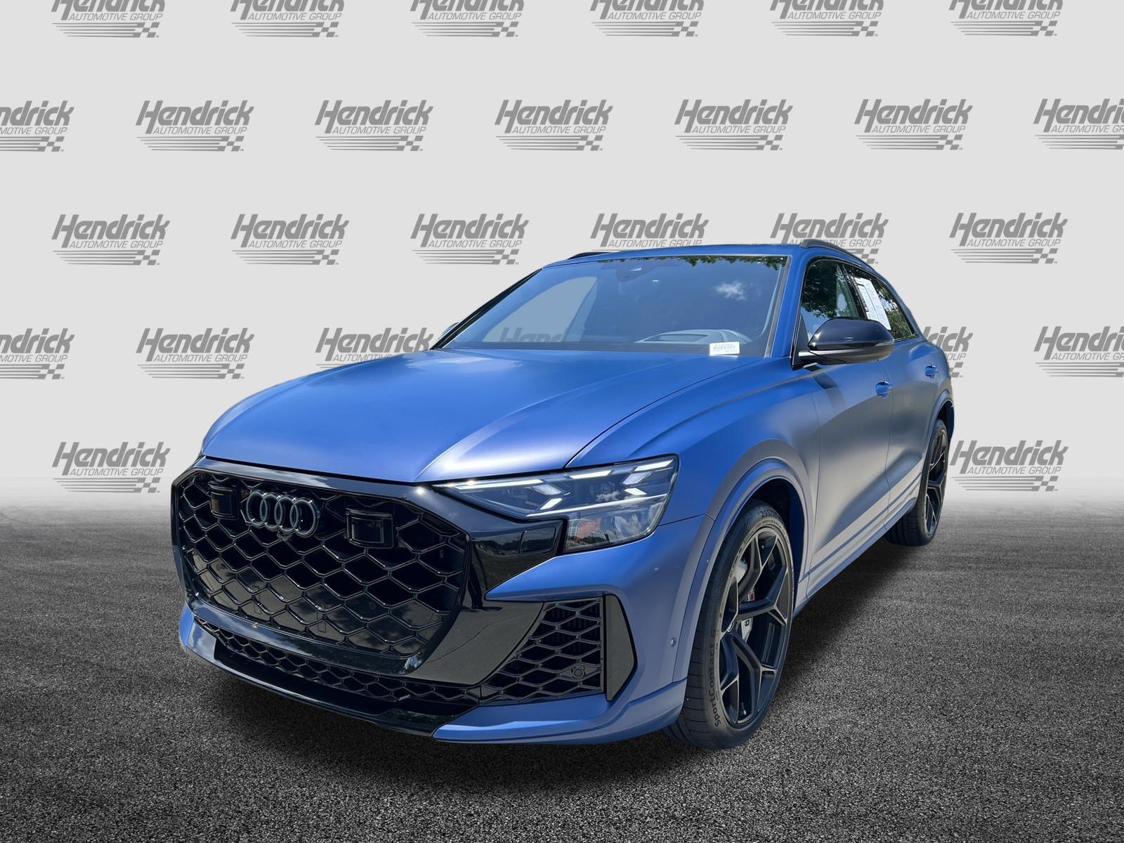 Certified 2025 Audi RS Q8 performance AWD/4WD image 5