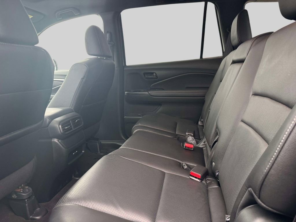 Used 2024 Honda Passport EX-L image 11