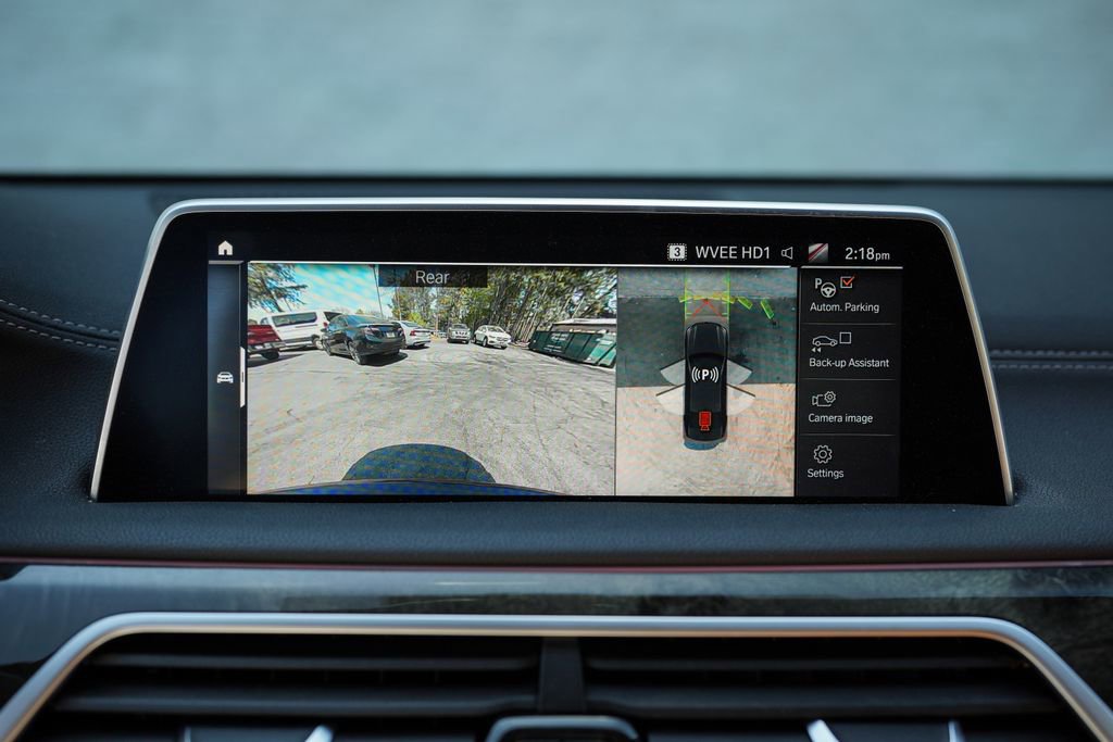 Used 2022 BMW 740i w/ M Sport Package RWD image 32