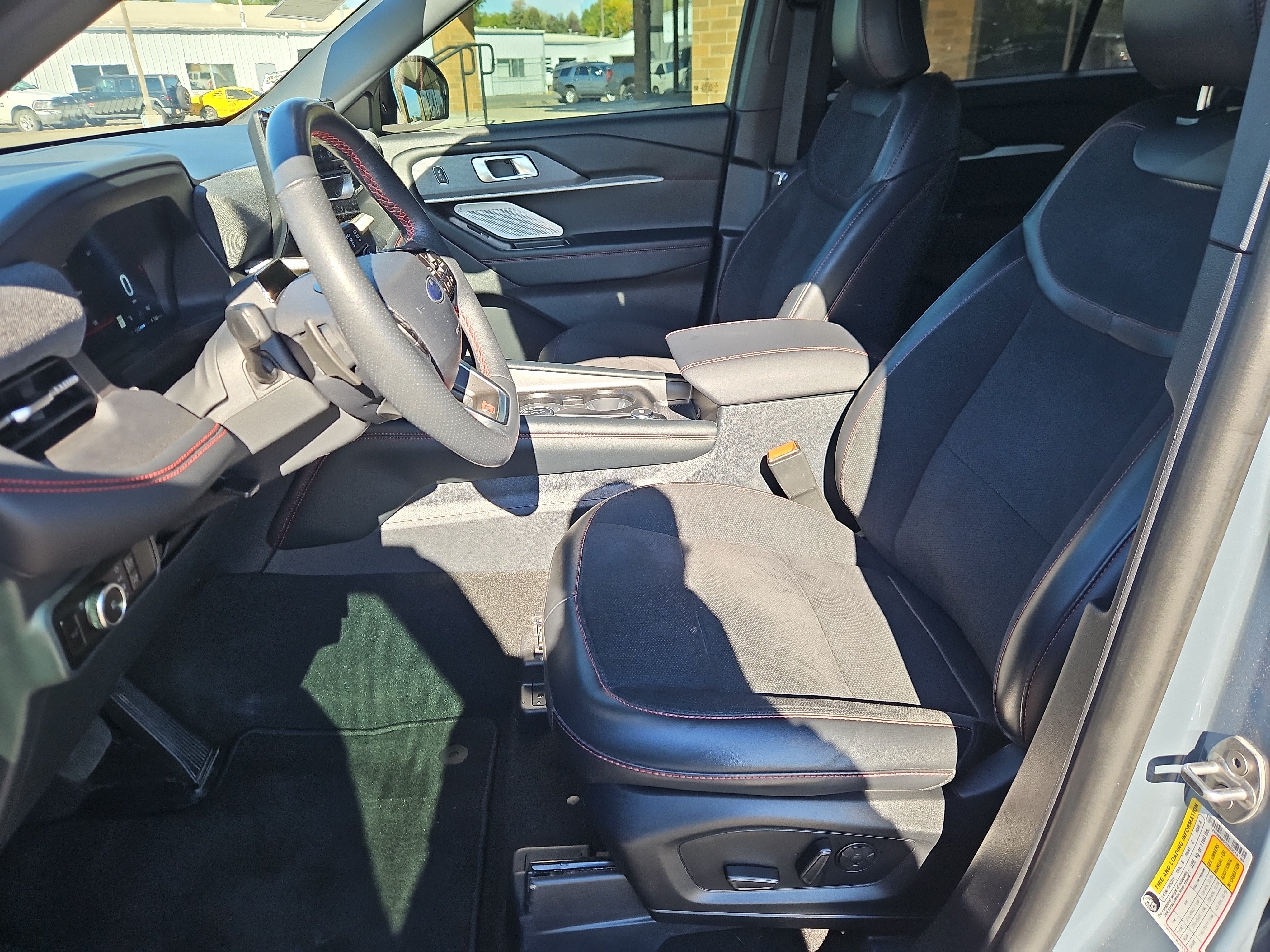 Certified 2025 Ford Explorer ST w/ Sun And Sound Package AWD/4WD image 9