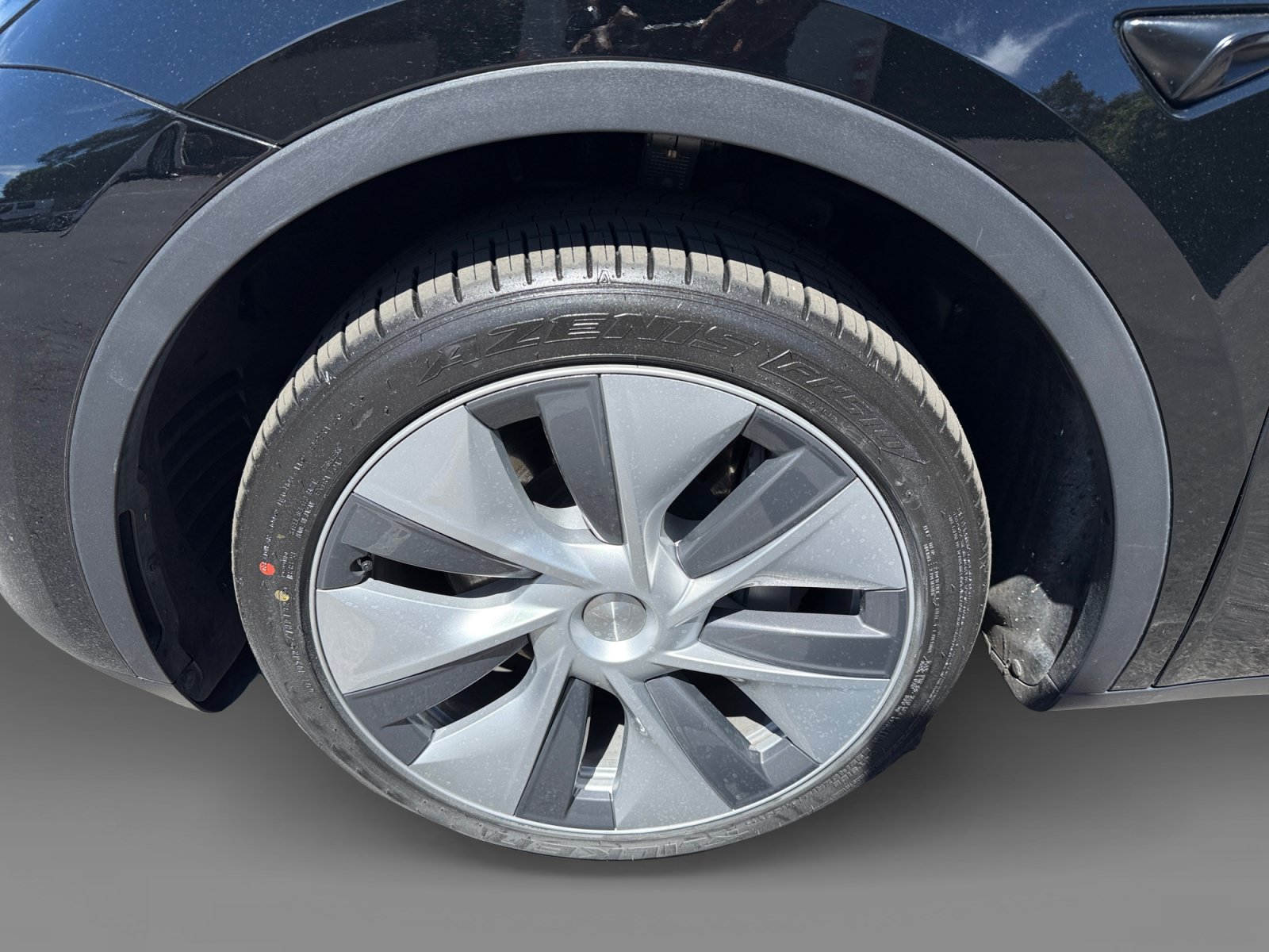 Used 2023 Tesla Model Y Long Range AWD/4WD image 9