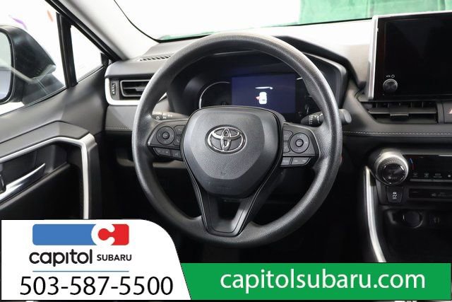 Used 2025 Toyota RAV4 XLE AWD/4WD image 15