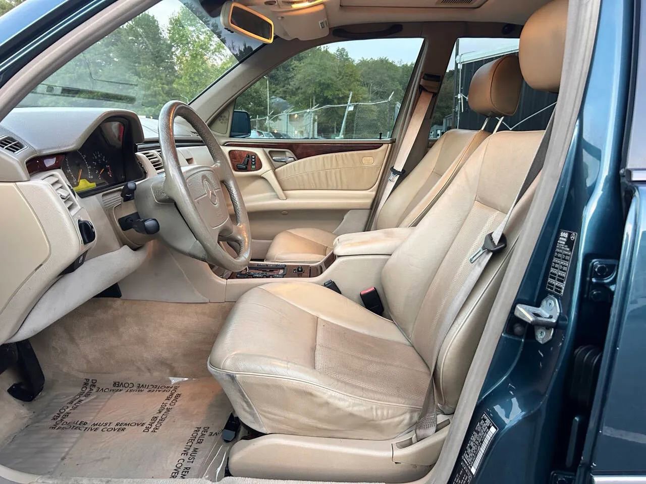 Used 1999 Mercedes-Benz E 320 4MATIC Wagon image 9