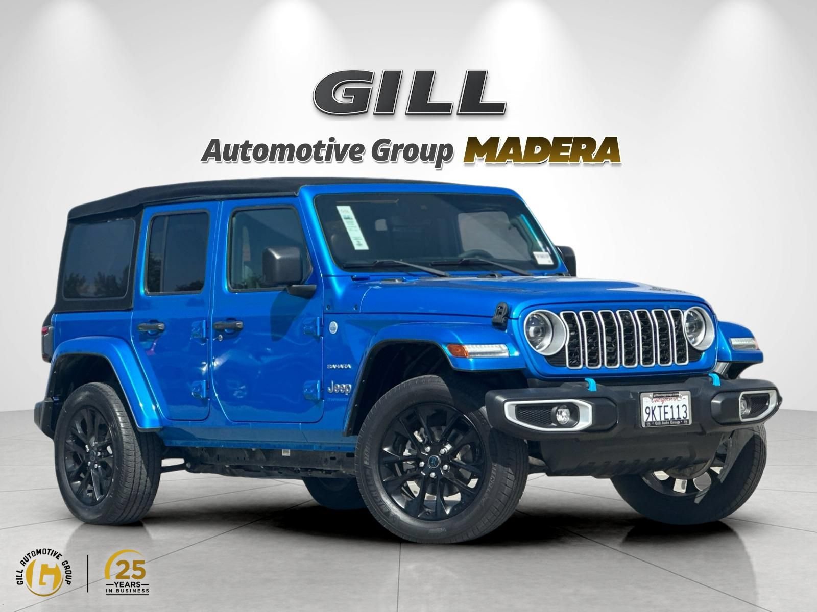 Used 2024 Jeep Wrangler Unlimited Sahara w/ Technology Group AWD/4WD image 1