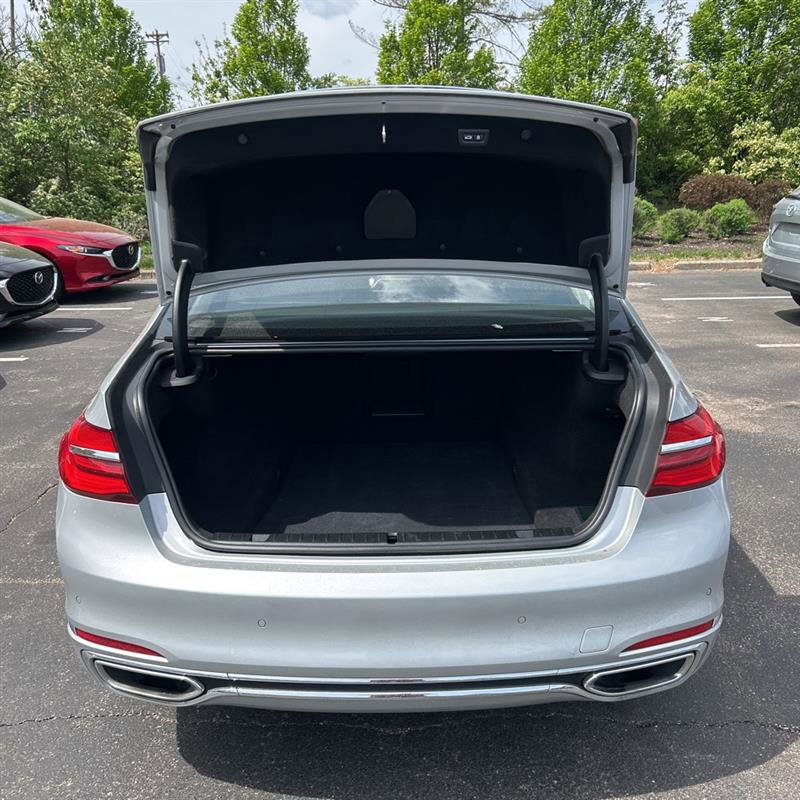 Used 2018 BMW 750Li xDrive AWD/4WD image 10