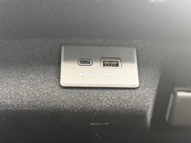Used 2025 Cadillac Escalade ESV Premium Luxury Platinum w/ LPO, Floor Liner Package AWD/4WD image 6