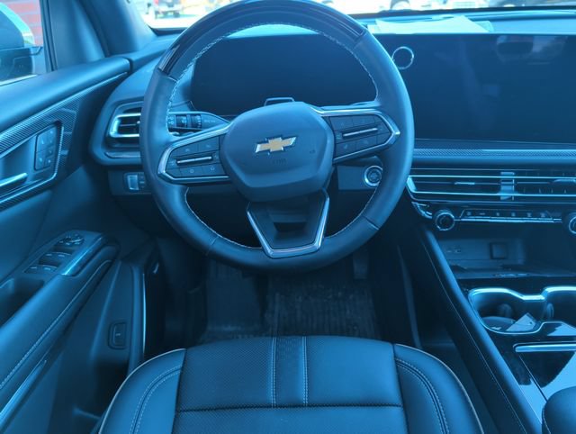 Used 2025 Chevrolet Traverse High Country w/ LPO, Floor Liner Package AWD/4WD image 2