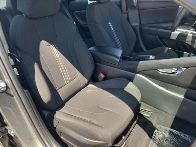 Used 2025 Hyundai Elantra Sport image 20