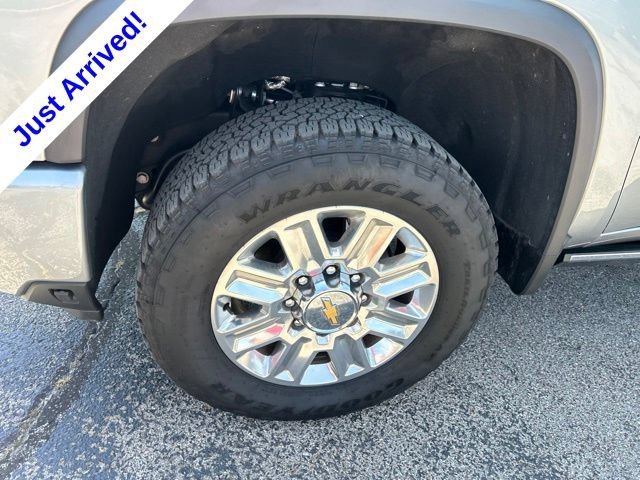 Used 2025 Chevrolet Silverado 2500 High Country w/ Technology Package AWD/4WD image 10