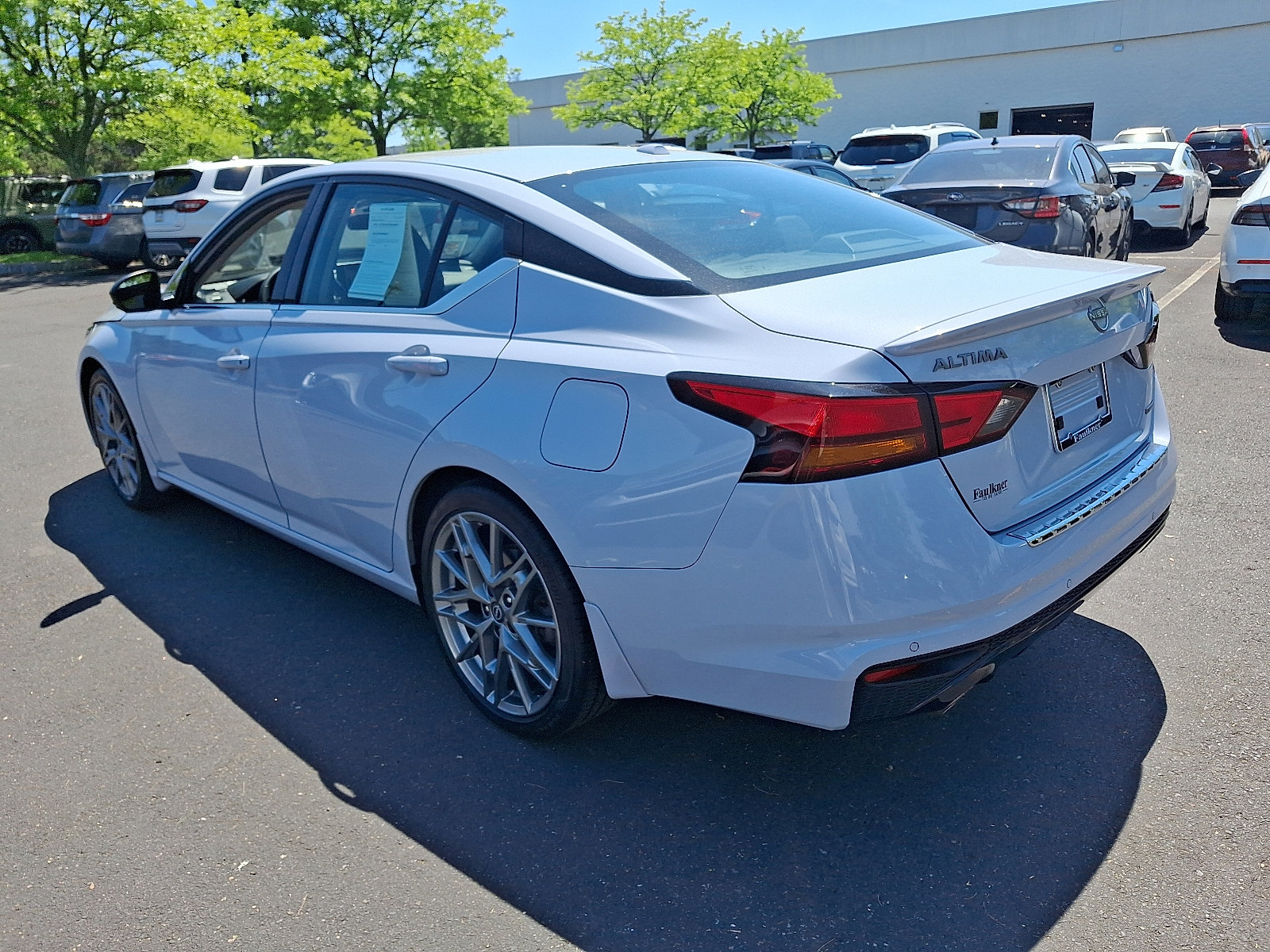 Used 2023 Nissan Altima 2.0 SR FWD image 4