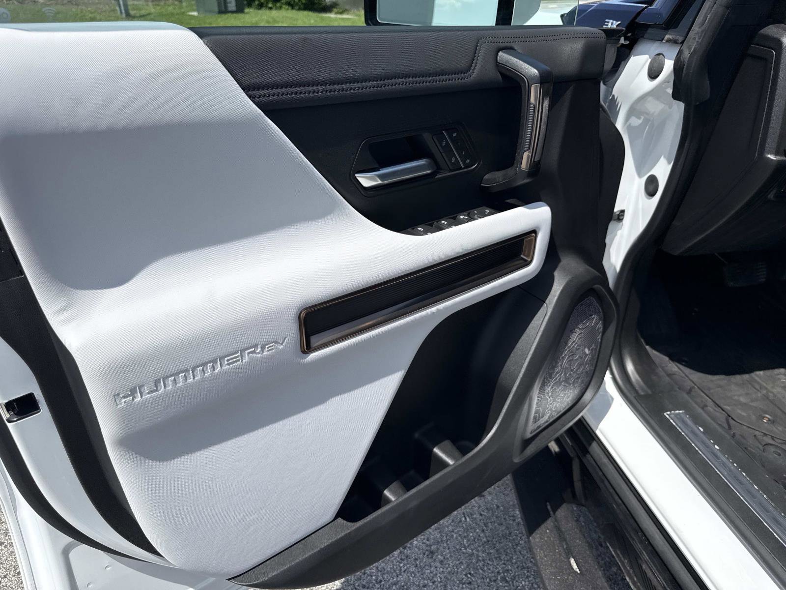 Used 2025 GMC Hummer EV 3X AWD/4WD image 18