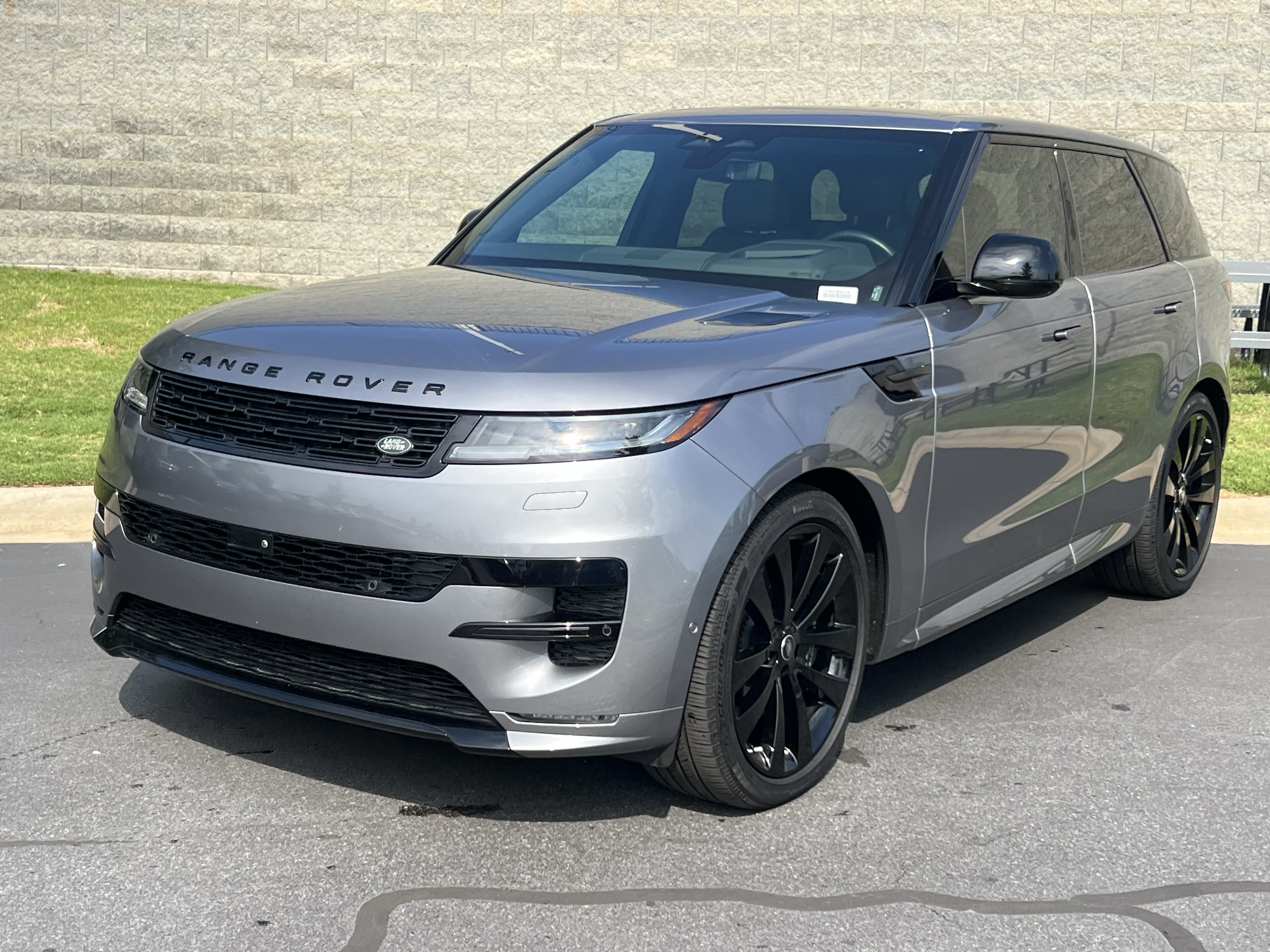 Certified 2025 Land Rover Range Rover Sport Dynamic SE AWD/4WD image 2