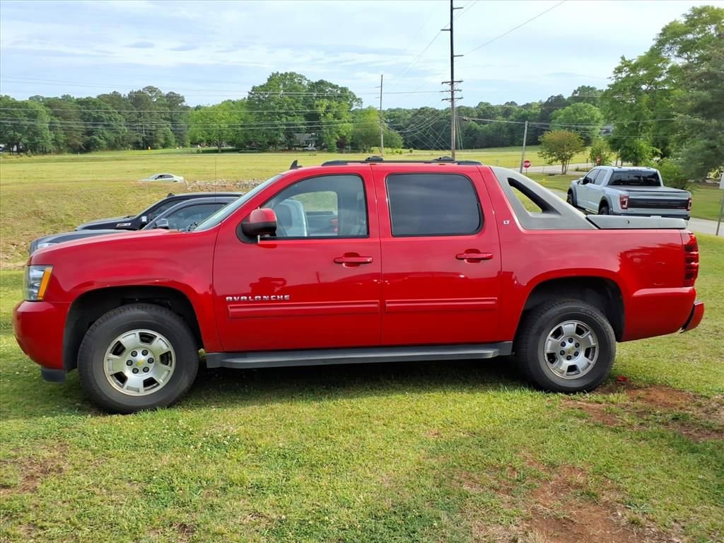 Used 2011 Chevrolet Avalanche LT RWD image 10
