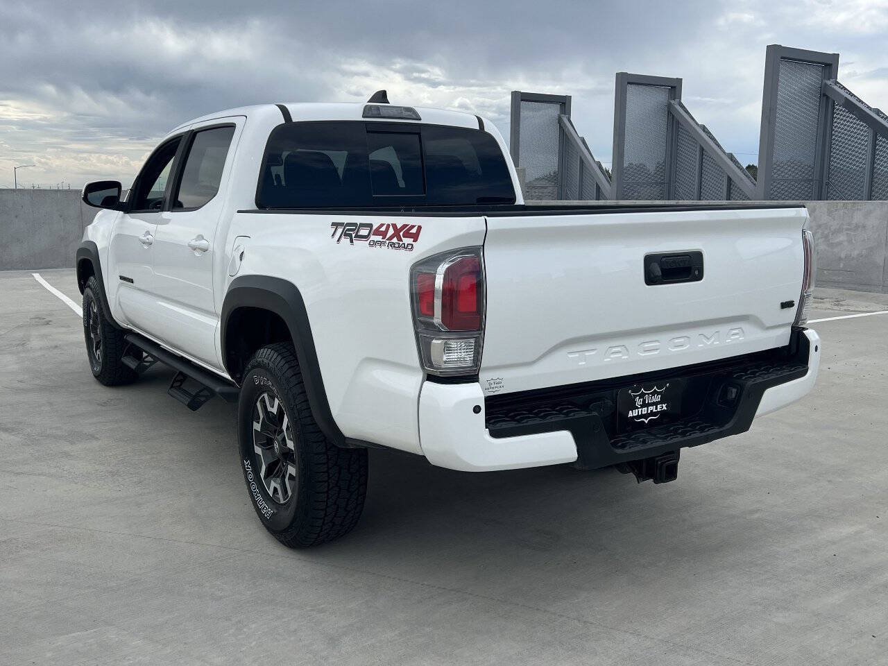 Used 2021 Toyota Tacoma TRD Off-Road w/ Technology Package AWD/4WD image 7